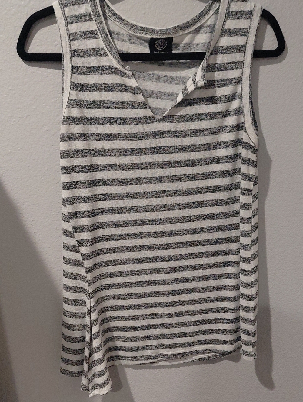 bobeau Gray & White Striped V-Notch Sleeveless Tank